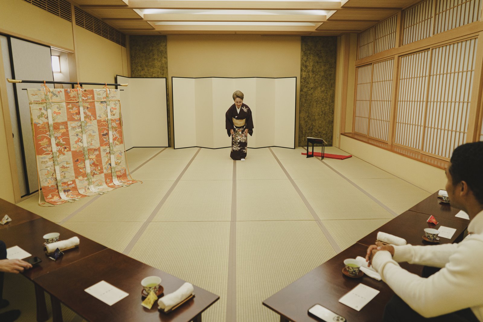 お座敷茶屋の広間