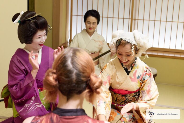 金毘羅船々に負けて笑うお客様。地方も微笑む